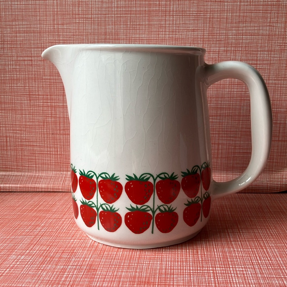 Vintage Arabia Finland Pomona ceramic strawberry pitcher - Picture 1 of 11